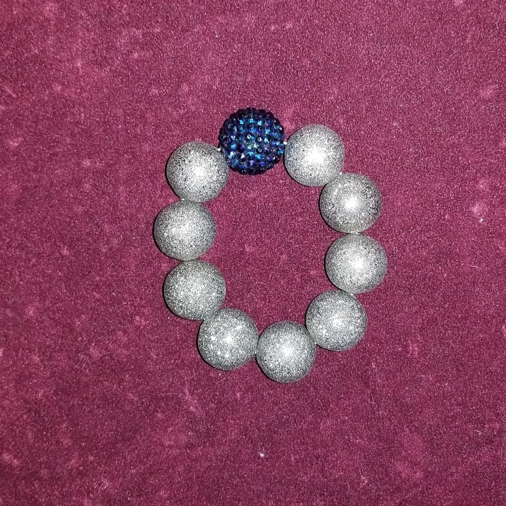 Kirna zabete bracelete